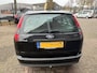 Ford Focus Wagon 1.6-16V Futura 101PK Automaat,Trekhaak,Airco,Cruise,ElektrRamen+Spiegels,Dakrail,Multi-Stuur,Radio/Cd-Speler.