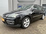 Ford Focus Wagon 1.6-16V Futura 101PK Automaat,Trekhaak,Airco,Cruise,ElektrRamen+Spiegels,Dakrail,Multi-Stuur,Radio/Cd-Speler.