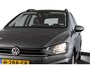 Volkswagen Golf Sportsvan 1.5 TSI ACT 130 PK Comfortline - Automaat | Adapt. Cruise | Stoelverw. | PDC | Camera | App.Connect + NAV. | ECC | DAB | Trekhaak | LM 16" |