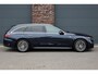 Mercedes-Benz E-klasse Estate 300 e Premium+ AMG Line | Airmatic | Hyperscreen | Distronic+ | Memory | Massage | Burmester | Stoelventilatie | 3D-Display | HUD | Verwarmd Stuurwiel | Trekhaak | Digital Light |