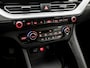 Kia Niro 1.6 GDi Hybrid DynamicLine 142Pk Automaat (APPLE CARPLAY, GROOT NAVI, CAMERA, LEDER, ADAPTIVE CRUISE, SPORTSTOELEN, KEYLESS, TREKHAAK, NIEUWSTAAT)