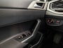 Volkswagen Polo 1.0 TSI Sportline (APPLE CARPLAY, GROOT NAVI, CLIMATE, CAMERA, SPORTSTOELEN, LM VELGEN, ADAPTIVE CRUISE, MODE KNOP, PARKEER ASSISTENT, PARKEERSENSOREN, NIEUWSTAAT)