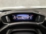 Peugeot 2008 1.2 PureTech Allure Sport Automaat (PANORAMADAK, VIRTUAL COCKPIT, APPLE CARPLAY, GROOT NAVI, SPORTSTOELEN, LEDER, 360 CAMERA, KEYLESS, GETINT GLAS, NIEUWSTAAT)