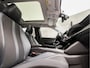 Peugeot 2008 1.2 PureTech Allure Sport Automaat (PANORAMADAK, VIRTUAL COCKPIT, APPLE CARPLAY, GROOT NAVI, SPORTSTOELEN, LEDER, 360 CAMERA, KEYLESS, GETINT GLAS, NIEUWSTAAT)