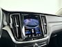 Volvo V60 Cross Country B5 AWD Pro | Parkeercamera | Stoel- en Stuurverwarming | Trekhaak