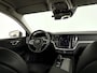 Volvo V60 Cross Country B5 AWD Pro | Parkeercamera | Stoel- en Stuurverwarming | Trekhaak