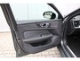 Volvo V60 T6 Plug-in hybrid AWD Plus Dark | Premium | Sport Stoelen | 19" Velgen