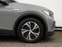 Volkswagen ID.4 Pure 52 kWh 170 pk | LED Matrix | Stuur- en stoelverwarming | Warmtepomp | Keyless | Navigatie | Achteruitrijcamera | Spiegelpakket | 19 inch Velgen