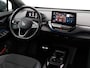 Volkswagen ID.4 Pure 52 kWh 170 pk | LED Matrix | Stuur- en stoelverwarming | Warmtepomp | Keyless | Navigatie | Achteruitrijcamera | Spiegelpakket | 19 inch Velgen