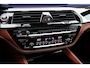 BMW 5-Serie M550d xDrive High Executive | Schuifdak | Bowers&Wilkins | ACC | Trekhaak | Entertainment Achter | Parfumering | Stoelventilatie | HUD | Massage | Standverwarming | Zonnerollo's | Display Key | Aerodynamicapakket |