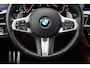BMW 5-Serie M550d xDrive High Executive | Schuifdak | Bowers&Wilkins | ACC | Trekhaak | Entertainment Achter | Parfumering | Stoelventilatie | HUD | Massage | Standverwarming | Zonnerollo's | Display Key | Aerodynamicapakket |