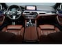 BMW 5-Serie M550d xDrive High Executive | Schuifdak | Bowers&Wilkins | ACC | Trekhaak | Entertainment Achter | Parfumering | Stoelventilatie | HUD | Massage | Standverwarming | Zonnerollo's | Display Key | Aerodynamicapakket |
