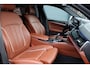 BMW 5-Serie M550d xDrive High Executive | Schuifdak | Bowers&Wilkins | ACC | Trekhaak | Entertainment Achter | Parfumering | Stoelventilatie | HUD | Massage | Standverwarming | Zonnerollo's | Display Key | Aerodynamicapakket |
