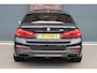 BMW 5-Serie M550d xDrive High Executive | Schuifdak | Bowers&Wilkins | ACC | Trekhaak | Entertainment Achter | Parfumering | Stoelventilatie | HUD | Massage | Standverwarming | Zonnerollo's | Display Key | Aerodynamicapakket |