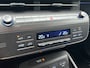 Hyundai Kona 1.6 GDI 141pk HEV Comfort Smart | Camera | Draadloos carplay | Climate control | Adaptive cruise control | Dodehoekdetectie | Elektrische achterklep | Full Led koplampen | 18'' velgen | Stuurverwarming | Stoelverwarming