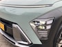 Hyundai Kona 1.6 GDI 141pk HEV Comfort Smart | Camera | Draadloos carplay | Climate control | Adaptive cruise control | Dodehoekdetectie | Elektrische achterklep | Full Led koplampen | 18'' velgen | Stuurverwarming | Stoelverwarming
