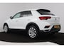 Volkswagen T-Roc 1.5 TSI Sport Automaat (NAVI, TREKHAAK, STOELVERWARMING, CAMERA, LED)