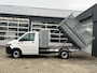 Volkswagen Transporter 2.0 TDI L2H1 150pk Pick-up Kipper open laadbak Airco Cruise controle Trekhaak 2500kg trekgewicht 1e eigenaar 3-Persoons Kieper Gereedschapskist P-up Doka Pritsche Ahk 2500kg Euro 6