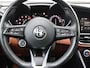 Alfa Romeo Giulia 200pk Turbo Sprint | Cognac interieur | Trekhaak | Camera | Dodehoekdetectie | Xenon | Navigatie |