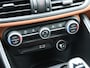 Alfa Romeo Giulia 200pk Turbo Sprint | Cognac interieur | Trekhaak | Camera | Dodehoekdetectie | Xenon | Navigatie |