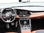 Alfa Romeo Giulia 200pk Turbo Sprint | Cognac interieur | Trekhaak | Camera | Dodehoekdetectie | Xenon | Navigatie |