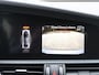 Alfa Romeo Giulia 200pk Turbo Sprint | Cognac interieur | Trekhaak | Camera | Dodehoekdetectie | Xenon | Navigatie |
