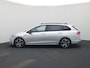 Volkswagen Golf Variant 1.5eTSI 110kW/150PK R Line DSG · Panoramadak · Apple/Android · Camera + Parkeersensoren · Garantie tot maart 2026 of 40.000km