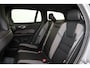 Volvo V60 T6 Recharge AWD Plus Dark - IntelliSafe Assist & Surround - 360º Camera - Harman/Kardon audio - Verwarmde voorstoelen, stuur & achterbank - Parkeersensoren voor & achter - Elektr. bedienb. voorstoelen met geheugen - Elektr. inklapbare trekhaak - 18' LMV