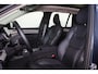 Volvo XC90 T8 Recharge AWD Ultra Dark - Luchtvering - Panorama/schuifdak - IntelliSafe Assist & Surround - 360º Camera - Bowers & Wilkins audio - Adaptieve LED koplampen - Verwarmde voorstoelen, stuur & achterbank - Parkeersensoren voor & achter - Elektr. bedienb. voorstoelen met geheugen - Geventileerde voorstoelen - Head up display - Draadloze tel. lader - Elektr. inklapbare trekhaak - 21' LMV