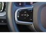 Volvo V60 T6 Recharge AWD Plus Dark - IntelliSafe Assist & Surround - 360º Camera - Harman/Kardon audio - Verwarmde voorstoelen, stuur & achterbank - Parkeersensoren voor & achter - Elektr. bedienb. voorstoelen met geheugen - Elektr. inklapbare trekhaak - 18' LMV