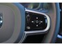 Volvo V60 T6 Recharge AWD Plus Dark - IntelliSafe Assist & Surround - 360º Camera - Harman/Kardon audio - Verwarmde voorstoelen, stuur & achterbank - Parkeersensoren voor & achter - Elektr. bedienb. voorstoelen met geheugen - Elektr. inklapbare trekhaak - 18' LMV