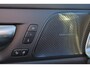 Volvo V60 T6 Recharge AWD Plus Dark - IntelliSafe Assist & Surround - 360º Camera - Harman/Kardon audio - Verwarmde voorstoelen, stuur & achterbank - Parkeersensoren voor & achter - Elektr. bedienb. voorstoelen met geheugen - Elektr. inklapbare trekhaak - 18' LMV
