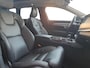 Volvo V90 2.0 T6 Plug-in hybrid AWD Ultimate Bright | Trekhaak | Panorama schuifdak | Lederen bekleding | Stoel en stuurverwarming | Elektrisch bedienbare voorstoelen met geheugen | Camera | HUD | Luchtvering |