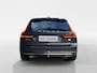 Volvo V90 2.0 T6 Plug-in hybrid AWD Ultimate Bright | Trekhaak | Panorama schuifdak | Lederen bekleding | Stoel en stuurverwarming | Elektrisch bedienbare voorstoelen met geheugen | Camera | HUD | Luchtvering |