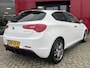 Alfa Romeo Giulietta 1.4 Turbo MultiAir Super | Xenon | Stoelverwarming | Carbon delen | Veloce bumpers Bose