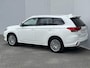 Mitsubishi Outlander 2.4 PHEV Automaat Intense / 1500 kg trekgewicht / Plug-in / Keyless / Apple carplay & Android auto / Climate control / Cruise control