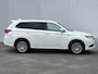 Mitsubishi Outlander 2.4 PHEV Automaat Intense / 1500 kg trekgewicht / Plug-in / Keyless / Apple carplay & Android auto / Climate control / Cruise control