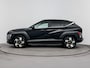 Hyundai Kona 1.6 GDI HEV COMFORT SMART *| NAVI | CLIMA | CAMERA | CRUISE | 18'' LM VELGEN | STOEL- & STUURVERWARMING | FABRIEKSGARANTIE GELDIG T/M 2-2030! |