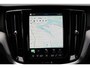 Volvo V60 T6 Plug-in hybrid AWD Plus Dark | Semi- Elektrische Trekhaak | Premium audio by Harman Kardon | Verwarmbare voor- en achterstoelen + stuurwiel | Rondomzicht camera | Verwarmbare Voorruit