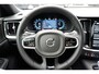 Volvo V60 T6 Plug-in hybrid AWD Plus Dark | Semi- Elektrische Trekhaak | Premium audio by Harman Kardon | Verwarmbare voor- en achterstoelen + stuurwiel | Rondomzicht camera | Verwarmbare Voorruit