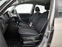 Kia Venga 1.6 CVVT ExecutiveLine Automaat | Parkeersensoren achter | Achteruitrijcamera | Navigatiesysteem | Navigatie | Keyless start | Airco | Stoel en Stuurverwarming | 51.123 km! |