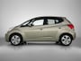 Kia Venga 1.6 CVVT ExecutiveLine Automaat | Parkeersensoren achter | Achteruitrijcamera | Navigatiesysteem | Navigatie | Keyless start | Airco | Stoel en Stuurverwarming | 51.123 km! |