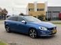 Volvo V60 2.0 T4 Business Sport | Schuifdak | Trekh. | Camera | Stoelverw. | BI-Xenon | 18" LMV | Alarm 3 | Stoelverw. | Climate & Cruise C. | Schuifdak | Trekh. | Camera | Stoelverw. | BI-Xenon | 18" LMV | Alarm 3 | Stoelverw. | Climate & Cruise C. |