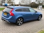 Volvo V60 2.0 T4 Business Sport | Schuifdak | Trekh. | Camera | Stoelverw. | BI-Xenon | 18" LMV | Alarm 3 | Stoelverw. | Climate & Cruise C. | Schuifdak | Trekh. | Camera | Stoelverw. | BI-Xenon | 18" LMV | Alarm 3 | Stoelverw. | Climate & Cruise C. |