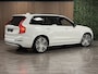Volvo XC90 T8 AWD Recharge R-Design Long Range Luchtvering | Trekhaak | 455pk | 360° Camera | Schuifdak | Head-Up Display | Harman Kardon | Crystal White | 22 Inch | Adaptieve Cruise Control | Stoel en Stuurwielverwarming | Full LED Meesturende koplampen | Pilot Assist | BLIS Dode Hoek Detectie | Elektrische voorstoelen geheugen | R-Design Contour stoelen met wit stiksel en bies | Zitting verlenging voorstoelen | Lederen Dashboard | Gelamineerde/geluidwerende zijruiten | Keyless Drive | Parkeersensoren voor+achter | Privacy Glass | Elektrisch bedienbare achterklep | Geïntegreerd kinderzitje achterin | Geïntegreerde zongordijnen achterportieren | Verlichte instaplijsten | 7-Persoons | 4-Zone Climate Control | Draadloos telefoon opladen | DAB Radio | Apple Carplay/Android Auto | Volvo On Call met mobiele App functie | Crystal White Metallic |