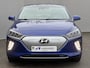 Hyundai Ioniq Comfort EV 38 kWh Automaat / Fabrieksgarantie tot 06-2026 / 8 jaar Batterijgarantie /Dealer onderhouden  / Dealer onderhouden / Achteruitrijcamera / Adaptieve CC / Navigatie / Apple Carplay Android / Stuur- en stoelverwarming / Infinity audio / Bluelink /