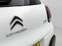 Citroën C3 Feel Edition 82pk | Lage kilometerstand | Navigatie | Climate Control | Cruise Control | Parkeersensoren | DAB+ radio | Apple Carplay / Android Auto | Bluetooth | Donker getint glas | Afwijkende dakkleur | Automatisch dimlicht | Elektrisch inklapbare spiegels | Regensensor |
