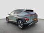 Hyundai Kona 1.6 GDI 141pk HEV Comfort Smart | Camera | Draadloos carplay | Climate control | Adaptive cruise control | Dodehoekdetectie | Elektrische achterklep | Full Led koplampen | 18'' velgen | Stuurverwarming | Stoelverwarming