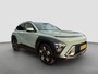 Hyundai Kona 1.6 GDI 141pk HEV Comfort Smart | Camera | Draadloos carplay | Climate control | Adaptive cruise control | Dodehoekdetectie | Elektrische achterklep | Full Led koplampen | 18'' velgen | Stuurverwarming | Stoelverwarming