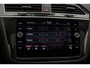 Volkswagen Tiguan R-Line Business 1.5 TSI 150pk DSG Automaat Trekhaak, LED matrix koplampen, Panoramadak, Elektrische achterklep, Navigatie, Adaptive cruise control